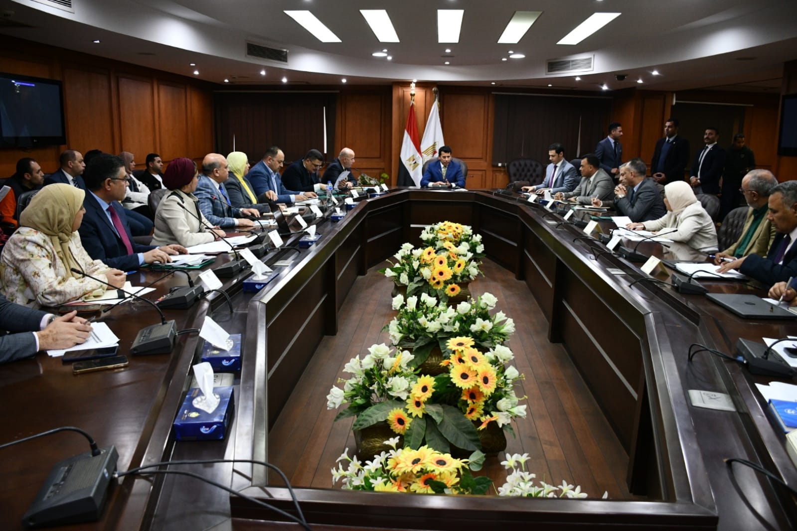 صبحى يوجه بالإلتزام بترشيد الإنفاق فى خطة العام المالى المقبل