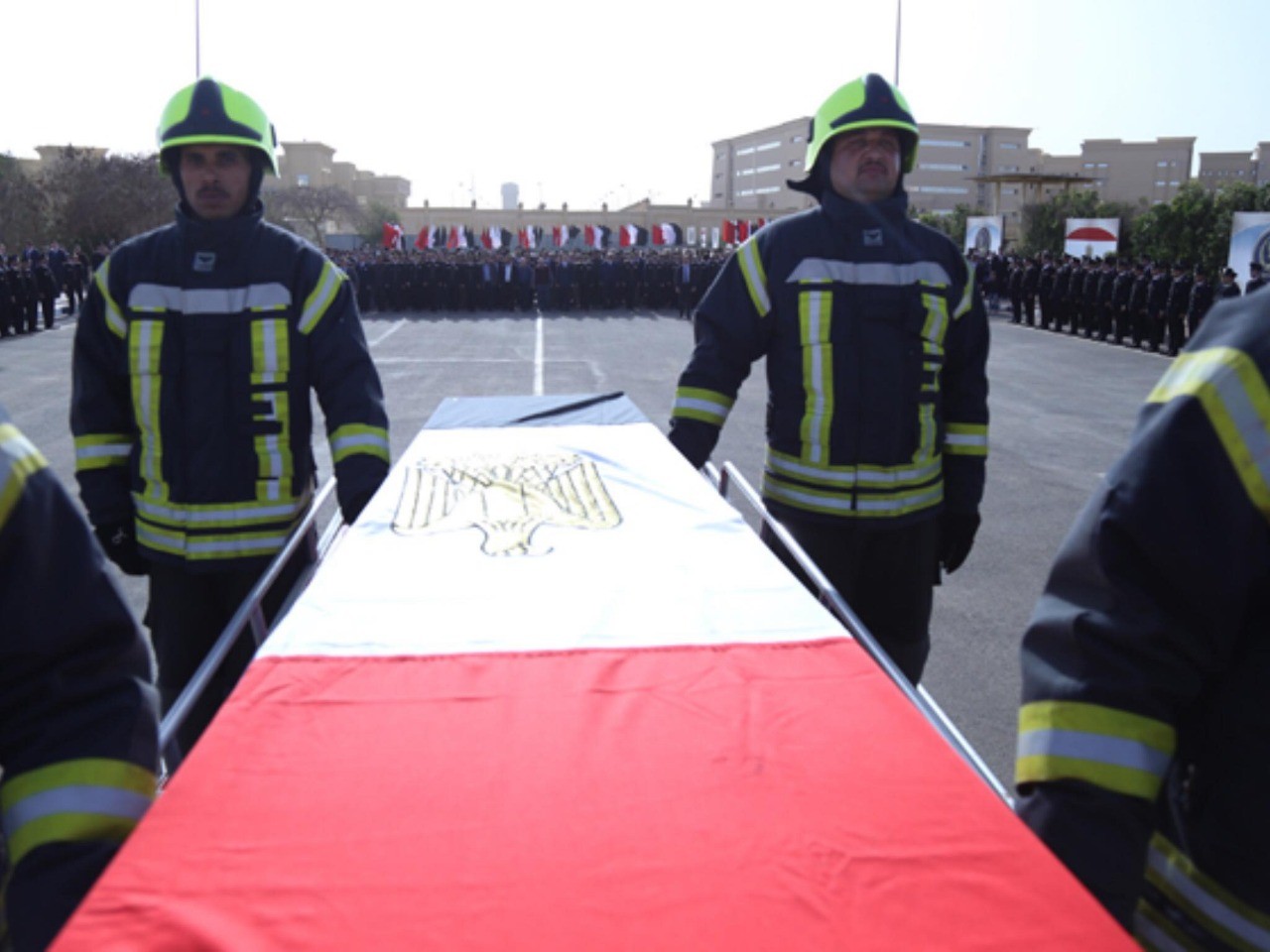 وزير الداخليه يتقدم الجنازة العسكرية للشهيد الرائد ماجد عبد الرازق