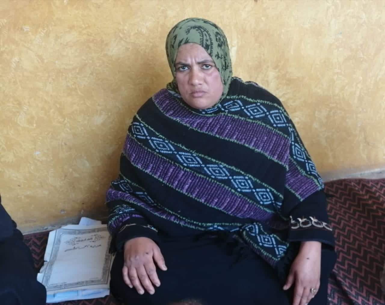 4 جنيهات.. عامل وزميلته بالتربية والتعليم يكشفان تفاصيل صادمة عن أجورهم بالشرقية .. فيديو