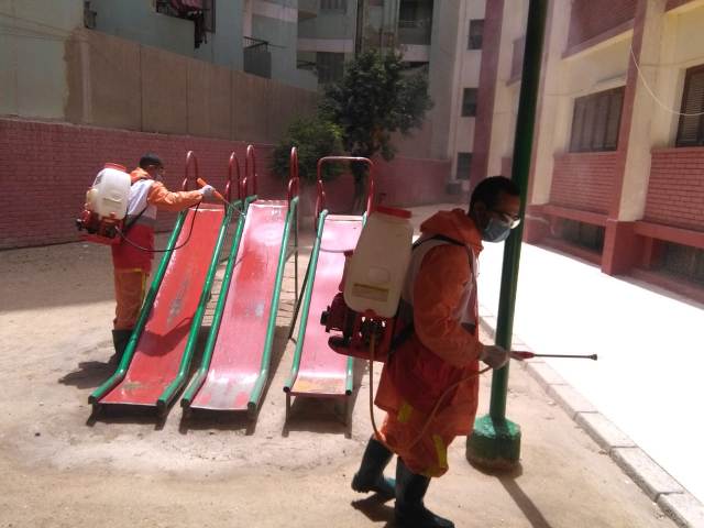 استمرار حملات التطهير والتعقيم للمنشآت الخدمية والحيوية بمراكز وقرى أسيوط 