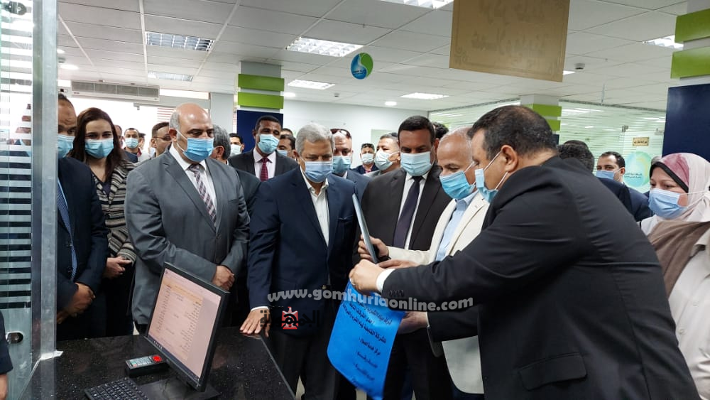 محافظ البحيرة ورئيس القابضة لمياه الشرب  يفتتتحان مركز خدمة العملاء الجديد  وفندق جراند كليوباترا بشركة المياه بدمنهور 