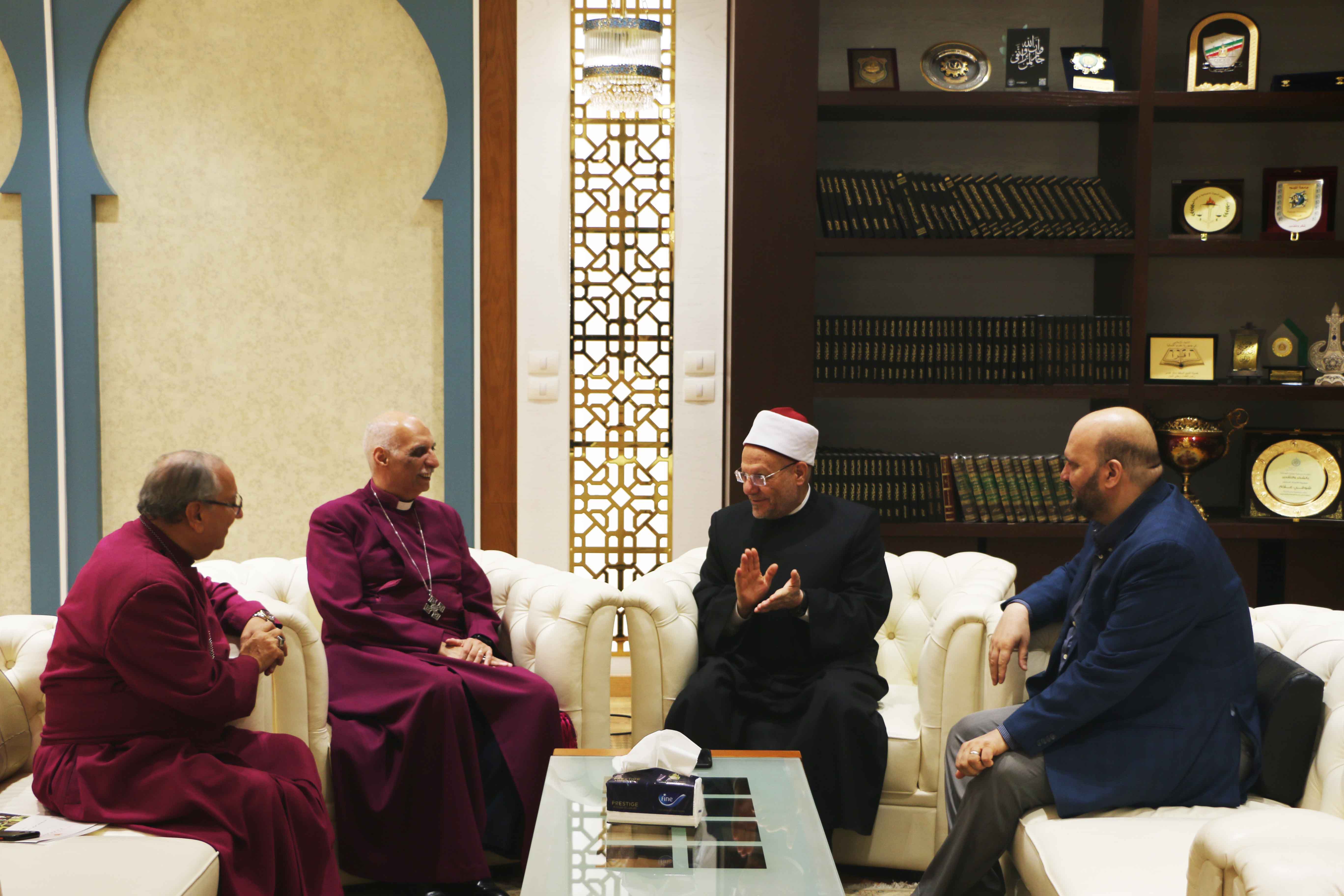 المفتي يَستقبل وفدًا من رئاسة الكنيسة الأسقفية للتهنئة بعيد الفطر