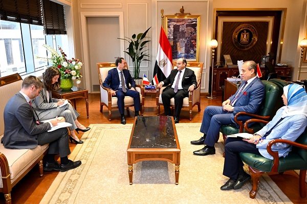 وزير الصناعة