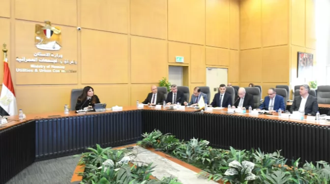 قرارات هامة من وزيرة الإسكان لدعم شركات المقاولات 