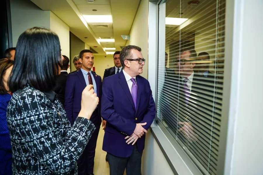 جولة تفقدية لوزير التخطيط داخل مستشفى أهل مصر 