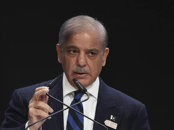 رئيس وزراء باكستان يطلب من إيران فتح مضيق هرمز أسبوعين كبادرة حسن نية 