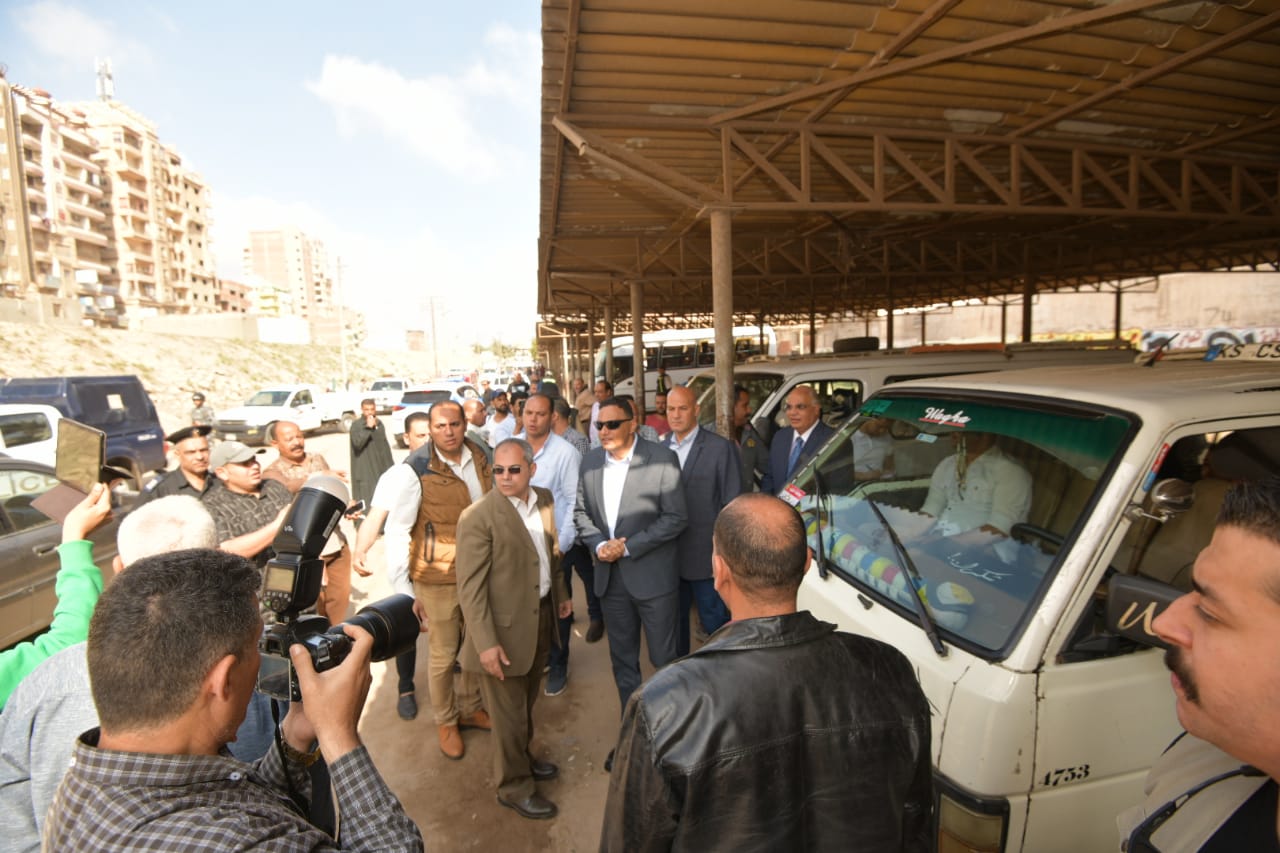 محافظ الدقهلية يفاجئ المواطنين ويكشف الجشعين بميت غمر 