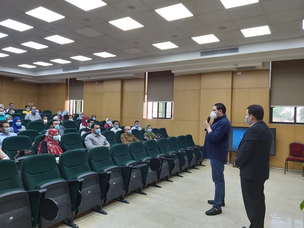 خلال المحاضرة