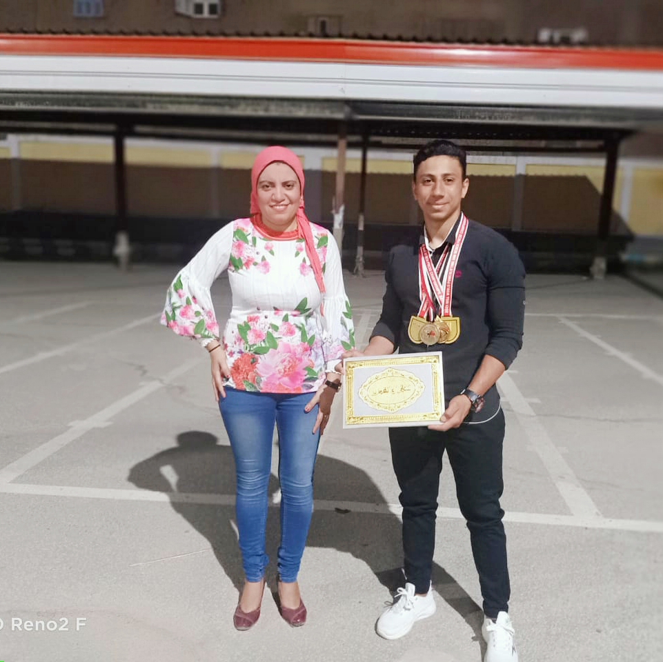  أحمد عادل ابن الإسماعيلية قهر الظلام وأطاح بأبطال العالم في رفع الأثقال للمكفوفين ..لايف