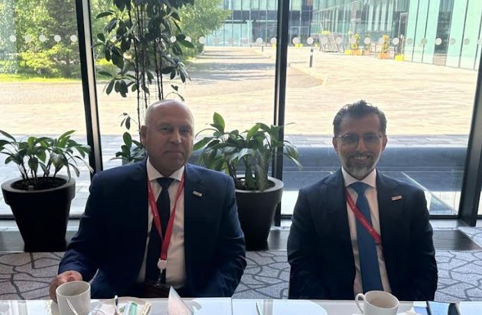 وزير النقل يبحث مع نظيريه الإماراتي