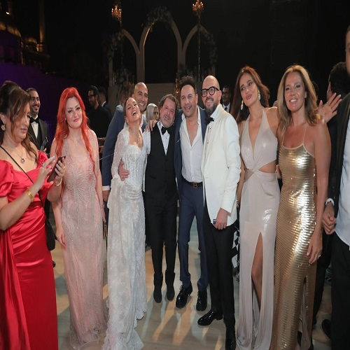 مصطفى قمر وزوجته فى حفل الزفاف 