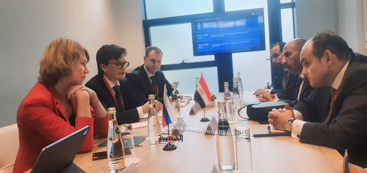 وزير التجارة والصناعة يلتقي وزيرة الزراعة الروسية على هامش مشاركته  منتدى سان بطرسبرج الاقتصادي 