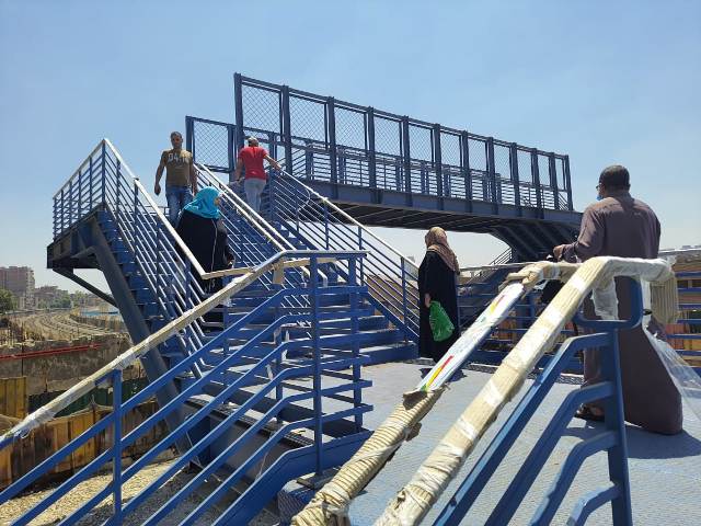 محافظ الجيزة ...بدء تشغيل كوبرى المشاه الجديد البديل لكوبرى الطنانى