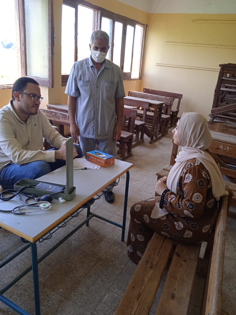 جامعة السادات تنظيم قافلة طبية بشرية إلى قرية نادر بالشهداء