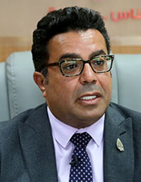 الدكتور باسل عادل