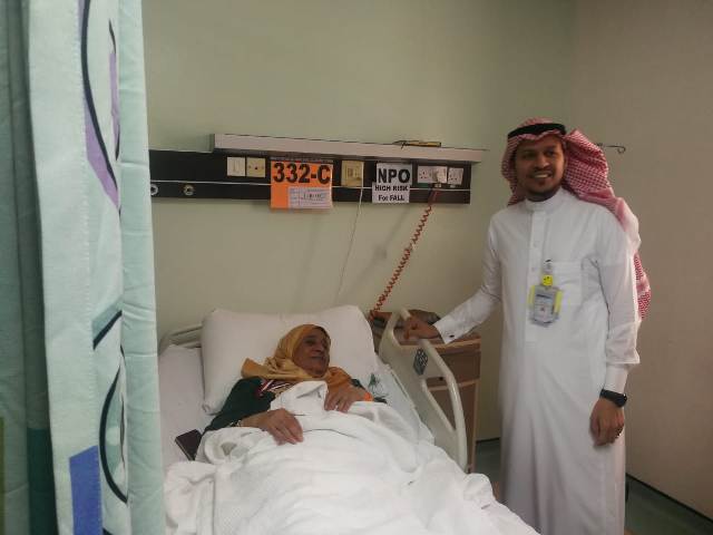 رئيس بعثة الحج يطمئن علي الحجاج المصريين بمستشفيات مكة .. صور