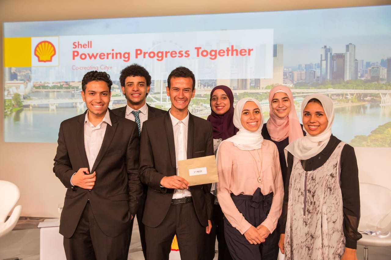 طلاب مصر يفوزون بمسابقة شركة شل العالمية بسنغافورة لإيجاد حلول ذكية في مواجهة تحديات المستقبل