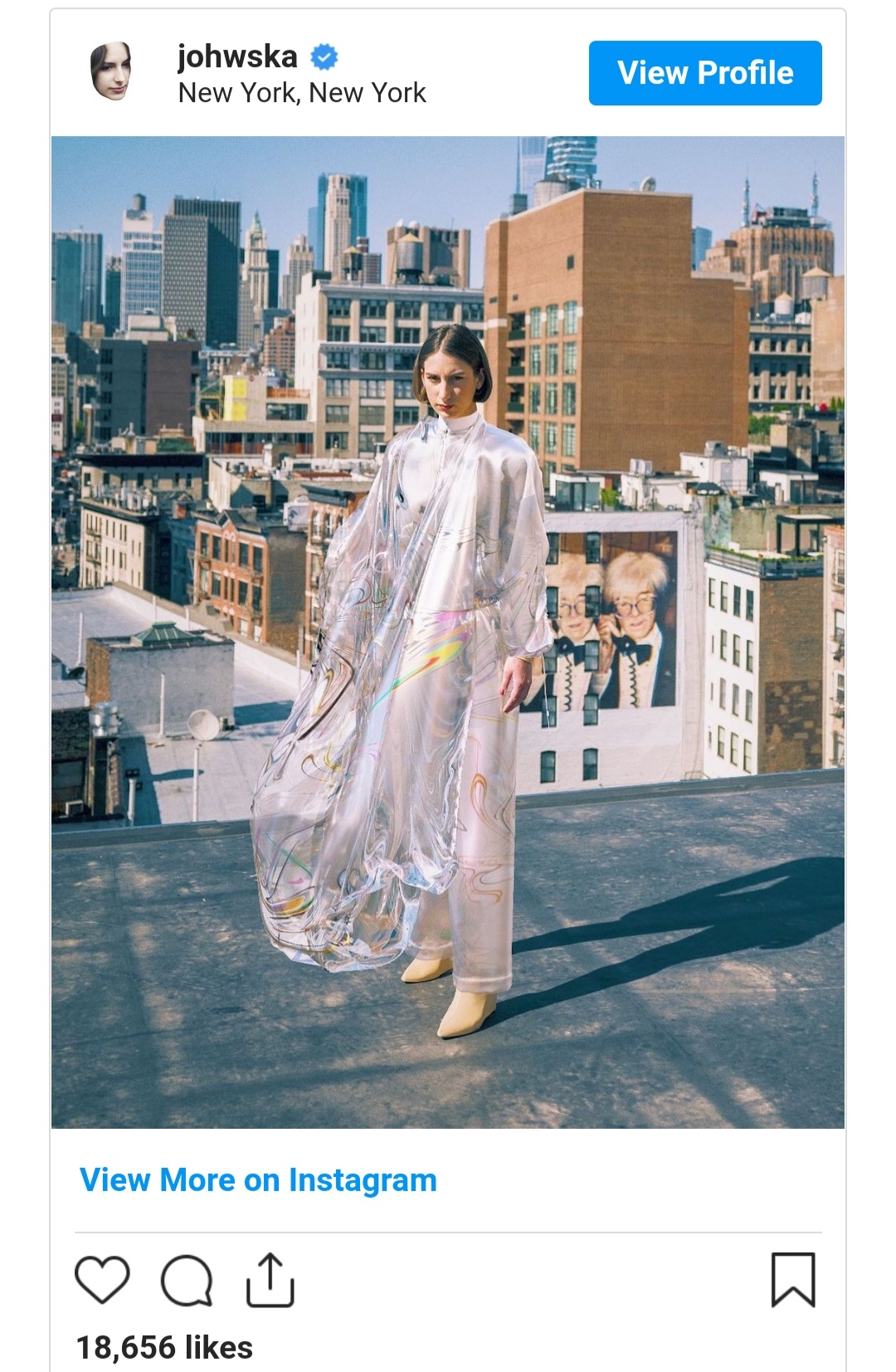 بالصور .. ملابس رقمية افتراضية تغزو انستجرام .. تفاصيل