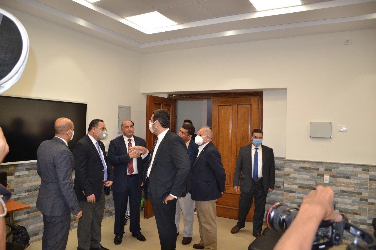 رئيس جامعة الاسكندرية يستقبل رئيس الجامعة المصرية للتعليم الالكترونى الاهلية 