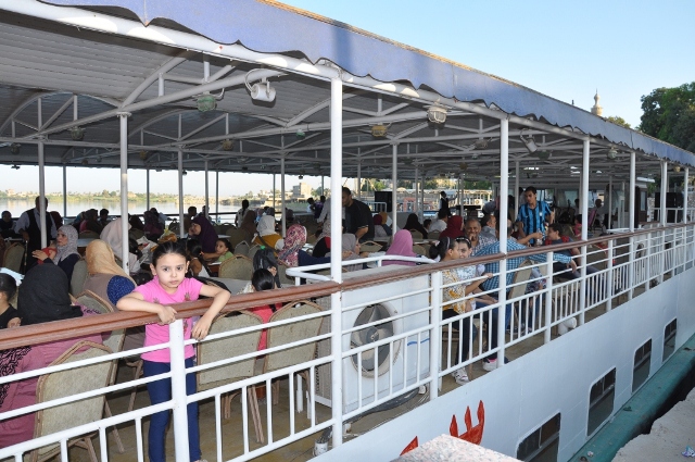 انطلاق اولى الرحلات الاسبوعية لمشروع العبارات النهرية بمحافظة أسيوط