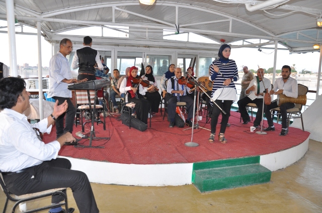 انطلاق اولى الرحلات الاسبوعية لمشروع العبارات النهرية بمحافظة أسيوط