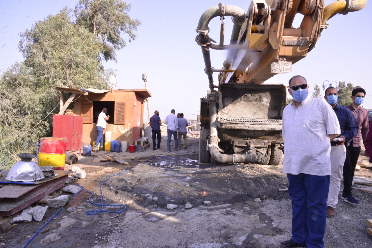 محافظ أسيوط يتفقد أعمال انشاء كوبري منقباد العلوي بطريق أسيوط/القاهرة الزراعي  