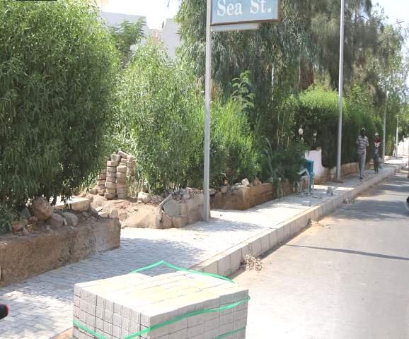 فوده يتابع المشروعات الجارية بمنطقة الهضبة بمدينة شرم الشيخ