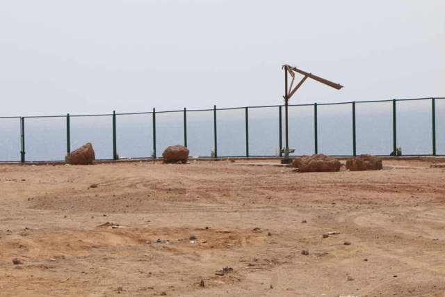 فوده يتابع المشروعات الجارية بمنطقة الهضبة بمدينة شرم الشيخ