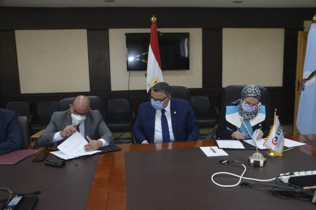 برتوكول تعاون ما بين البنك المصري لتنمية الصادرات ووزارة الأوقاف بالبحر الأحمر لنقل 1253 ورشة حرفيين بالغردقة