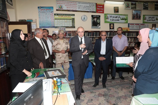  محافظ بني سويف يتفقد المدارس استعدادا  لاستقبال العام الدراسي الجديد 