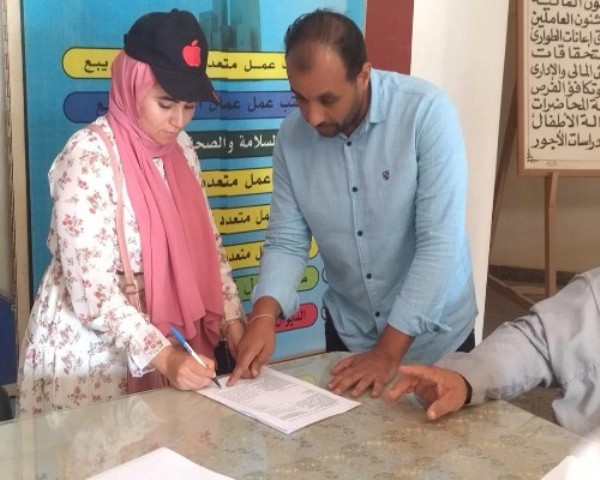 وزارة العمل: تسليم عقود عمل لذوى همم بجنوب سيناء