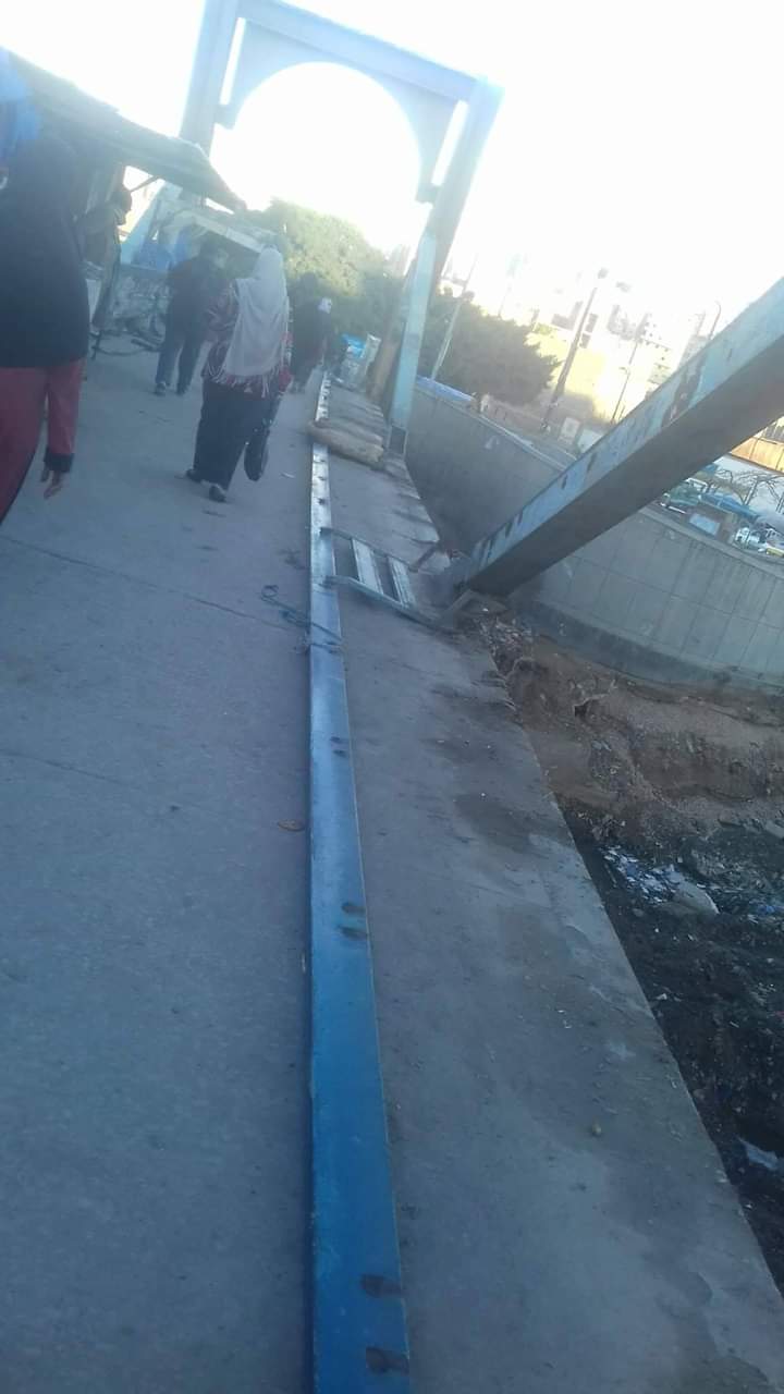 كوبرى حجر النواتيه بلا حواجز معدنية