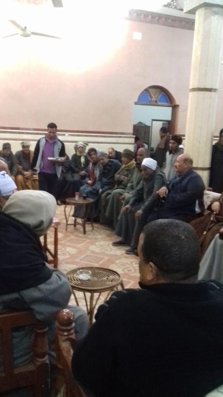 رئيس صحة النواب ببحث انشاء مزلقان سكة حديد بنجع بدران الأقصر.صور