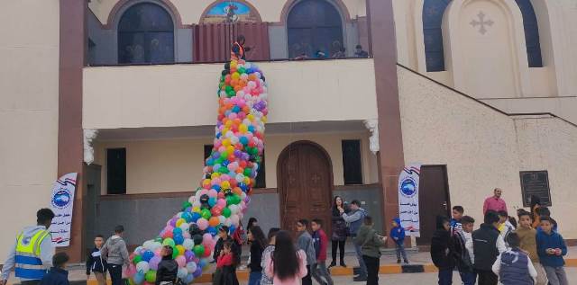 مستقبل وطن بدر يوزع 6500 هدية على الأطفال فى الكنائس بعيد الميلاد