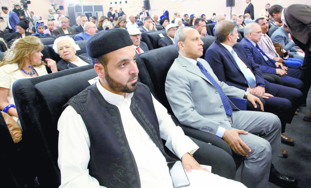 الحوار  الوطني مصر‭ ‬ــ‭ ‬السيسى‭ ‬‭.. ‬معاً‭ ‬نكمل‭ ‬المسيرة