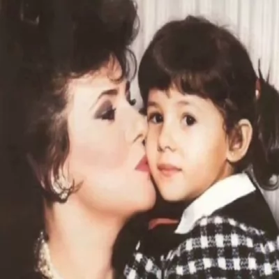 دنيا سمير غانم ووالدتها 