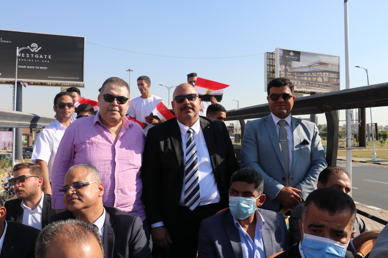 محرر الجمهورية اون لاين  مع مهندسى جهاز ٦ أكتوبر 