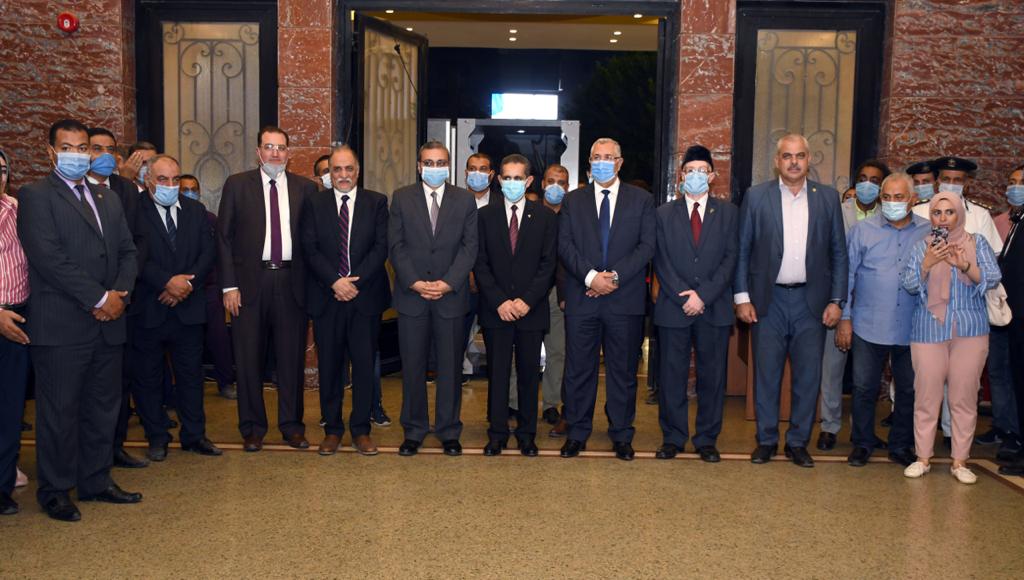 وزير الزراعة ومحافظ الغربية يشهدان الحفل الفني بالمركز الثقافي بطنطا  
