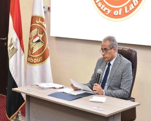 حسن شحاتة - وزير العمل