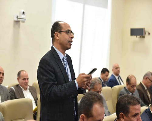 وزير العمل يوجه بالتفتيش على المنشآت لتطبيق إجراءات الصحة المهنية