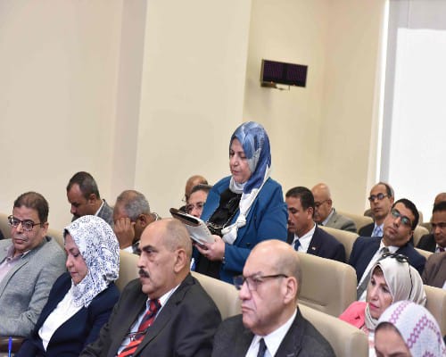 وزير العمل يوجه بالتفتيش على المنشآت لتطبيق إجراءات الصحة المهنية