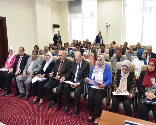 وزير العمل يوجه بالتفتيش على المنشآت لتطبيق إجراءات الصحة المهنية