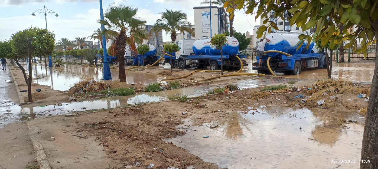  انتهاء اعمال سحب مياه  السيول من المناطق المتضررة بمطروح 
