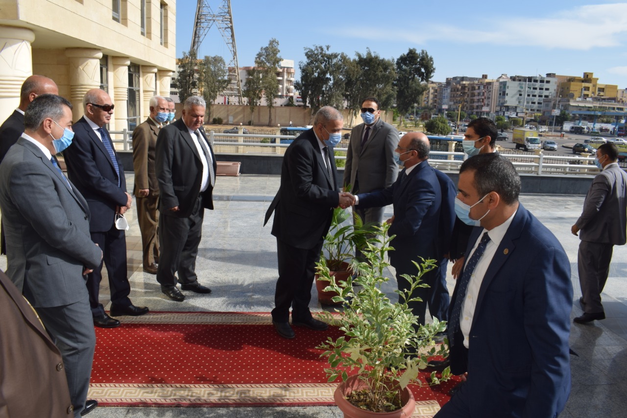 بالصور ...إفتتاح مكتب الشهر العقارى بمقر هيئة النيابة الإدارية 