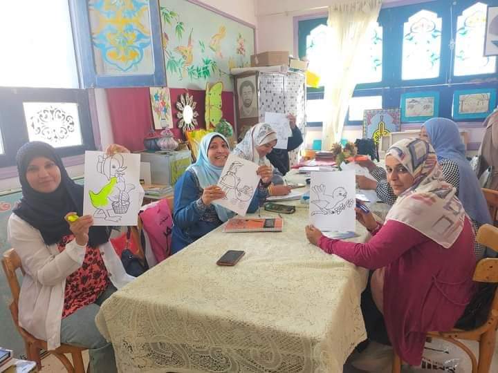معهد فتيات الغردقة ينظم يوم   (art day) 