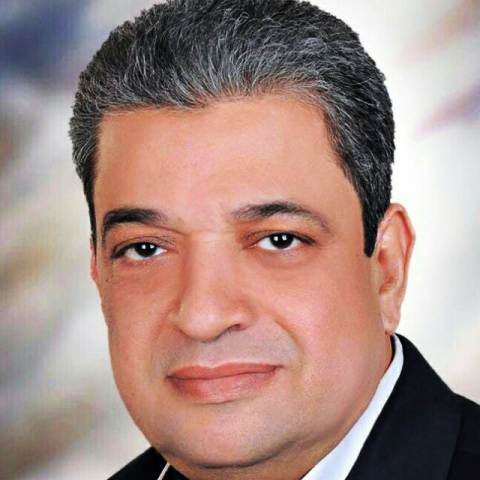 جامعة القاهرة والسكان واليونيسيف يكرمون الدكتور احمد شكل