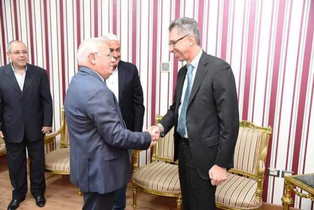 محافظ بورسعيد يلتقى بمسئولى شركة إينى الإيطالية