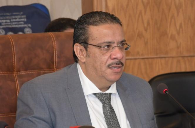 د. أحمد زكى رئيس جامعة قناة السويس