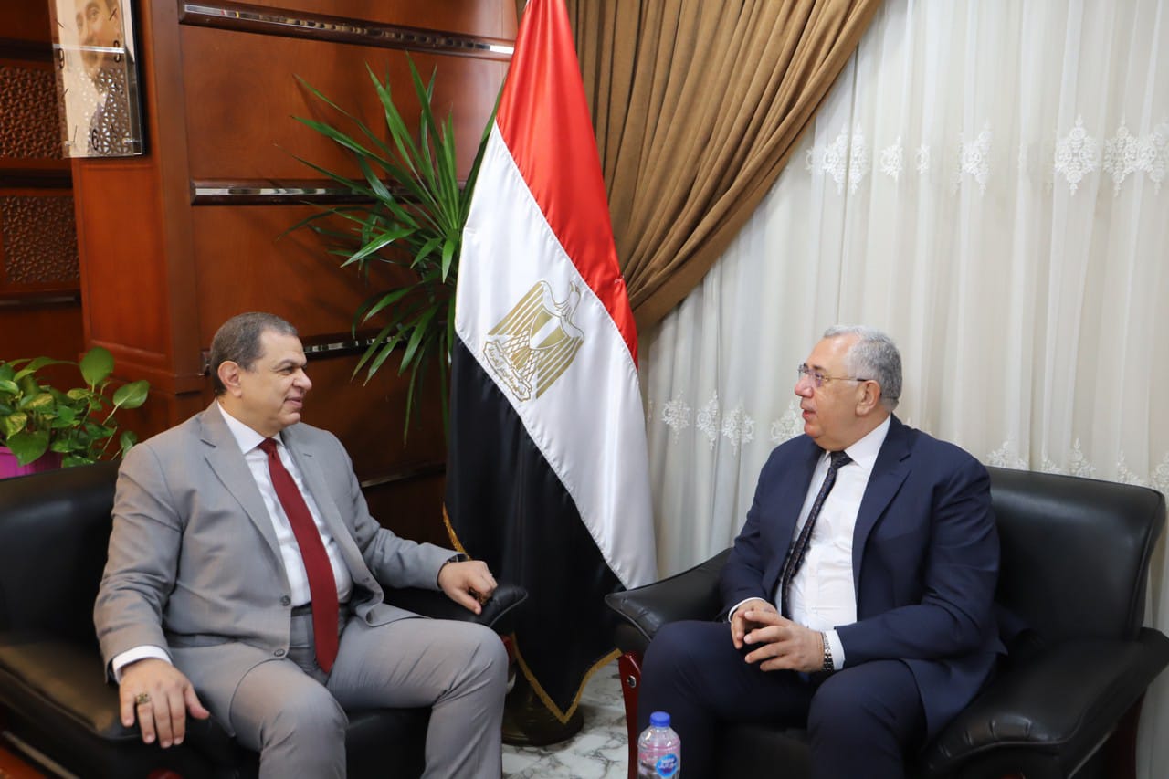 وزيرا القوى العاملة والزراعة يشهدان توقيع بروتوكول تعاون لرعاية العاملين في القطاع الزراعي