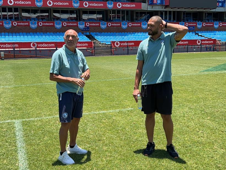 باتشيكو يتفقد ارضية ملعب مباراة بيراميدز و صن داونز